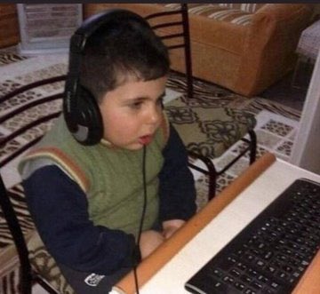 universitycaps's tweet photo. 1.5 aydır ben: hallederiz ya telefondan açar bakarız en kötü 

online vizede me: https://t.co/gNARKBESJU