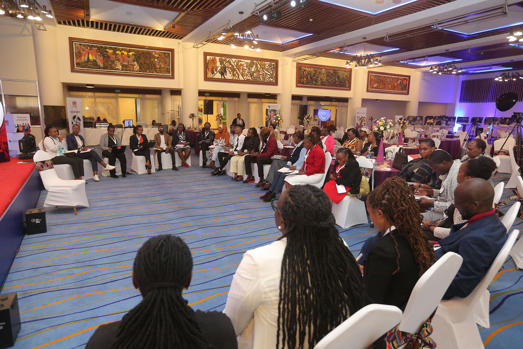 UKinKenya's tweet photo. The report recommends:

✔providing leadership in advocacy spaces
✔finding &amp; working with champions in 🇰🇪 govt
✔supporting inclusive coalitions &amp; allies working for social change
✔improving data availability on nature of exclusion

See the report here: https://t.co/6AfjU8OM1w https://t.co/4PZ6u94fUf