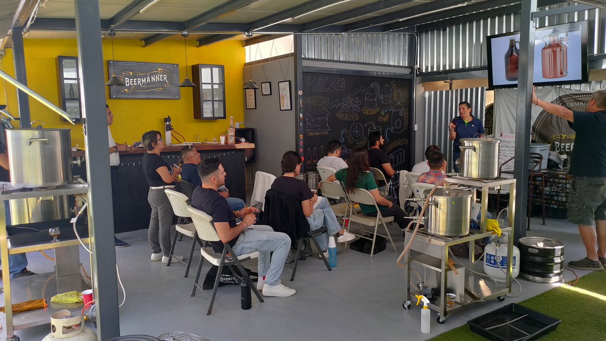 Beermanner's tweet photo. Un excelente curso para #cerveceros en #Beermanner
Cata y Elaboración de #Cerveza y #cervezaartesanal en #Guadalajara https://t.co/PSObSPN47F
