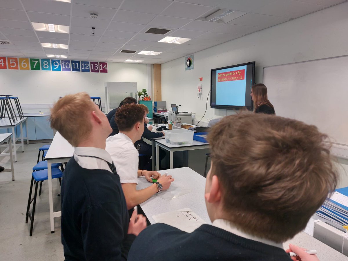Algebra cyn 9yb…dechrau da i’r dydd!

Algebra before 9am…good start to the day!

Diolch Mrs Jones