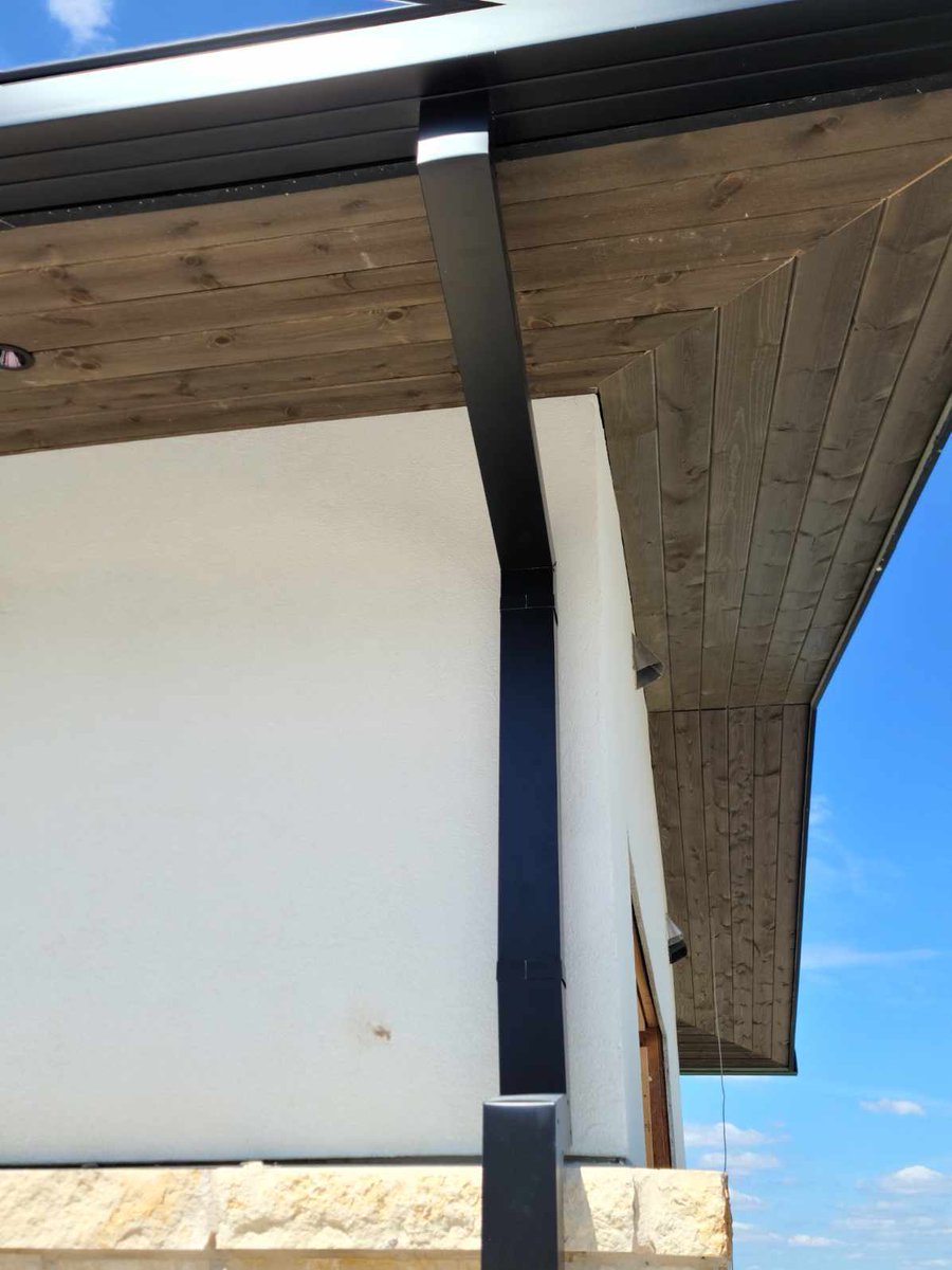 ATXGutterKing's tweet image. We can match gutters to any modern style home - like these seamless square gutters and downs spouts. 

Austin Gutter King is a locally owned and operated seamless rain gutter business that provides excellent customer service. 

Call☎️ (512) 270-2445
bit.ly/3uC3QV5