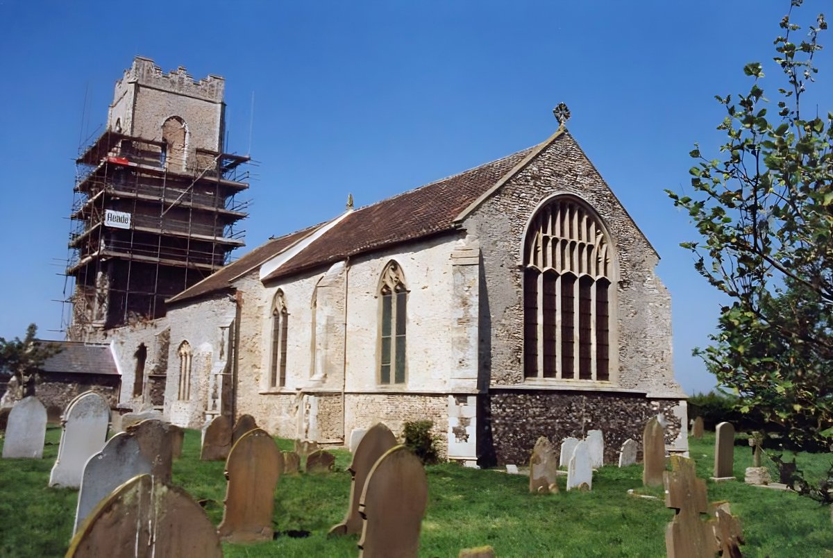 TheSuffolkMan's tweet photo. #medieval #churches of #Suffolk #Clopton #Copdock #Corton #Chelsworth https://t.co/4aUYqINuYZ