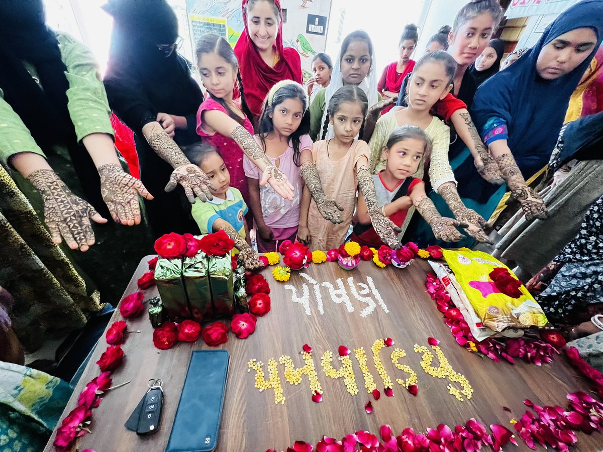 On PURNA DAY &amp; #PoshanPakhwada2023 conducted Mahendi Competition at Aangnwadi Centers of Devgadhbaria. <a href="/nirala_kk/">KKNirala</a> <a href="/DahodDdo/">DDO Dahod</a> <a href="/CollectorDahod/">Collector Dahod</a> <a href="/DahodPo/">District ICDS,Office Dahod</a> <a href="/WCDGujarat/">Women & Child Development, Govt of Gujarat</a> <a href="/MinistryWCD/">Ministry of WCD</a> <a href="/BhanubenMLA/">Bhanuben Babariya</a>
