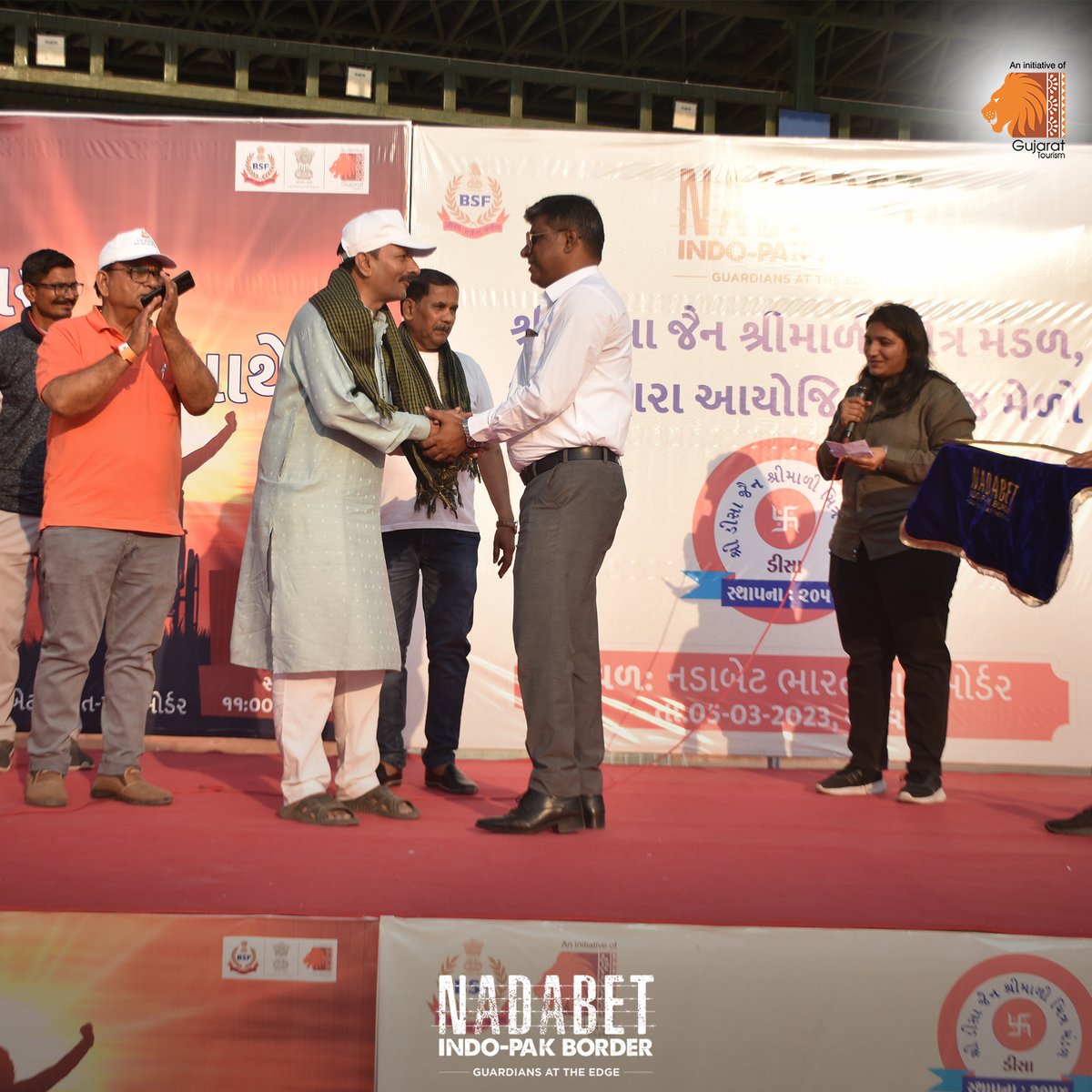 VisitNadabet's tweet photo. The Jain Samaj community in Nadabet came together on 5th March 2023 for a community meet to celebrate their unity and culture.
#CommunityMeet #Jainsamaj #unityandculture #visitnadabet #BorderSecurityForce #IndianArmy #Gujarat #gujarattourism #exploregujarat #incredibleindia https://t.co/f0oEIDo1Fm