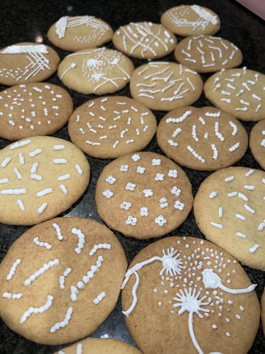 _JAMSUK's tweet photo. Don't forget to join us tonight for JAMS! Munch on a biscuit, sip on a beverage and hear from our amazing speakers 🍪🍺
https://t.co/8SwFmUrJtX

#JAMS #JAMSUK #microbiology #science https://t.co/f1s6u7DIcd