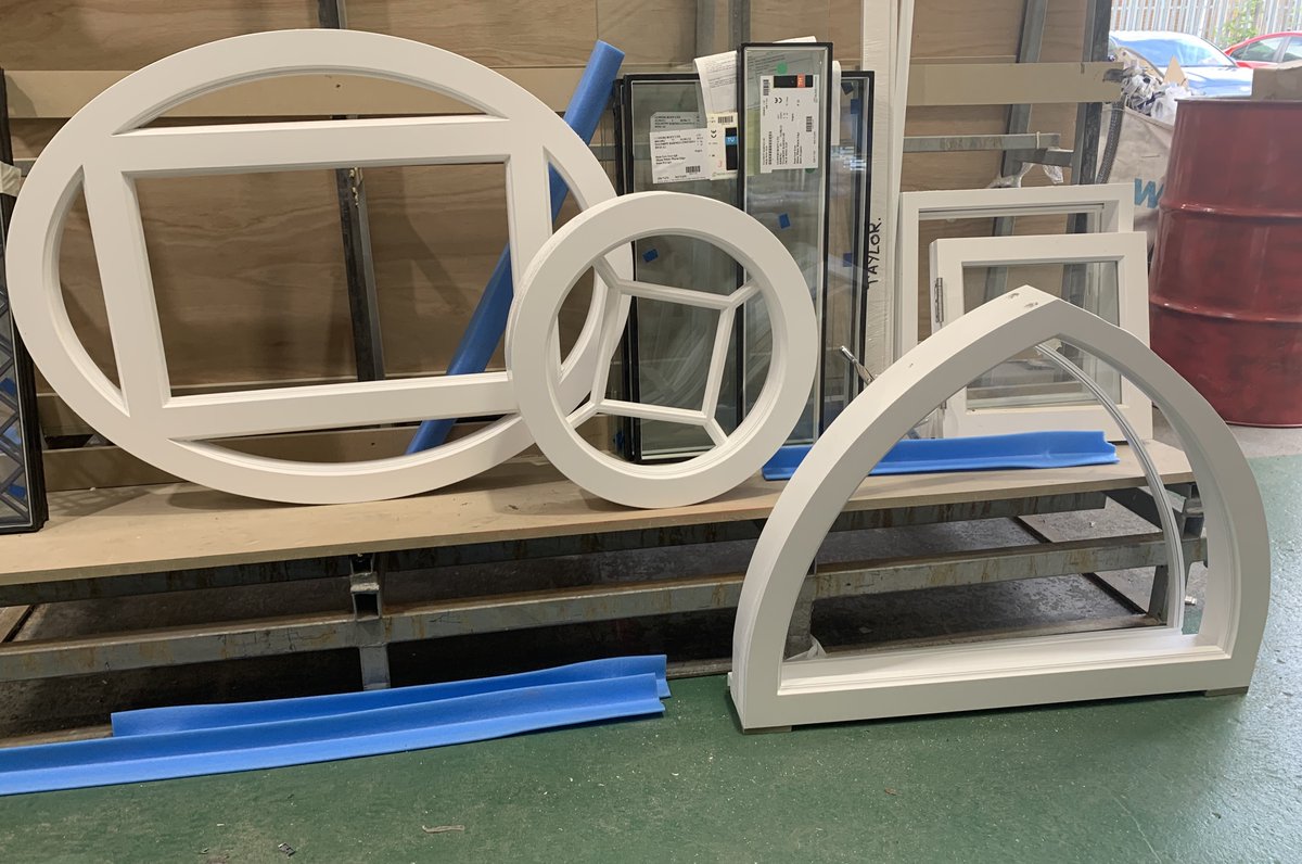 Gowercroft's tweet image. Our customers ❤️ love our elegantly shaped windows!  These are for a major extension and #renovation to a Grade II Listed hotel in Oxfordshire.

#TimberWindows #timberdoors #listedproperty #restoration @BritWoodFed @ConsHeritage @MadeinBritainGB