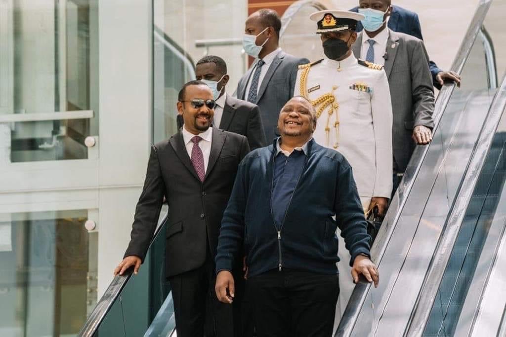 IsaacKi43020310's tweet photo. Who can hate such a happy soul? At this hard time let’s show former President Uhuru Kenyatta some love. Give him a like for ❤️
#rohosafi
#calm
#peaceful
#Demonstrations
#NorthlandsInvasion https://t.co/JhWGVoQkH9