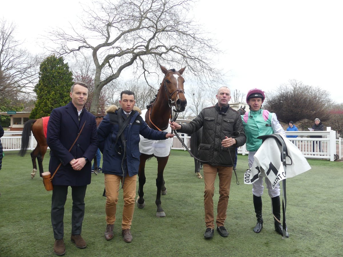 seenthestars's tweet photo. #HalfwayLine makes it two from three in the Prix Comrade for @JuddmonteFarms @GraffardRacing and @piccone_tony. His dam Midweek ran in Minding's 1,000 Guineas, while granddam Contiguous was sister to both Emmaamul and Reams Of Verse @rpbloodstock https://t.co/szJsUqnqi9