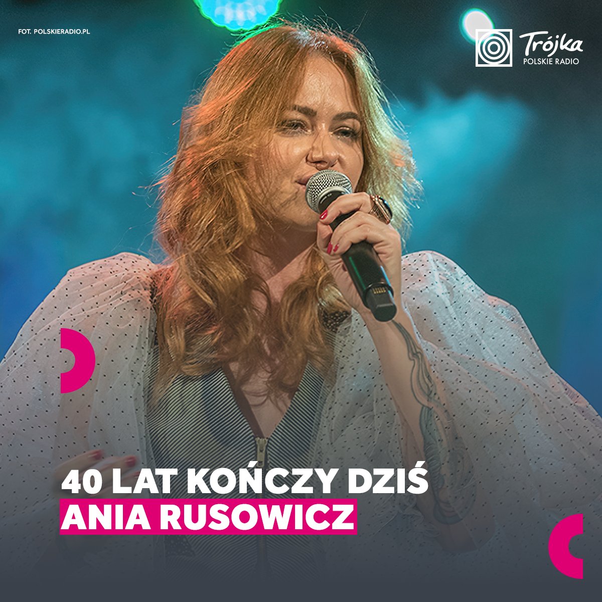 RadiowaTrojka's tweet photo. 🎂40 lat kończy dziś Ania #Rusowicz. Artystka pochodzi z muzycznej rodziny. Jest córką Ady Rusowicz, piosenkarki, wokalistki zespołu Niebiesko-Czarni oraz wokalisty i kompozytora Wojciecha Kordy. Rusowicz swoją karierę muzyczną rozpoczynała w 2005 roku w zespole Dezire (1/4) https://t.co/LJlrjv0di0