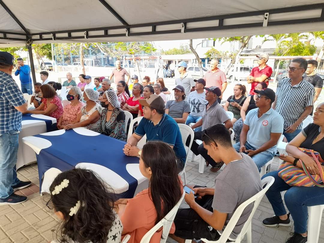 JairfalsS's tweet photo. Gracias a Dios, a la @alcaldiabquilla @alfrecarbonell oficina @adis  en cabeza de @albertosalah  ayer nos ratificaron fecha de  inicio para el  arreglo del parque y chancha del barrio la pradera, esta programado para después de semana santa. https://t.co/qHe4bPCbx4