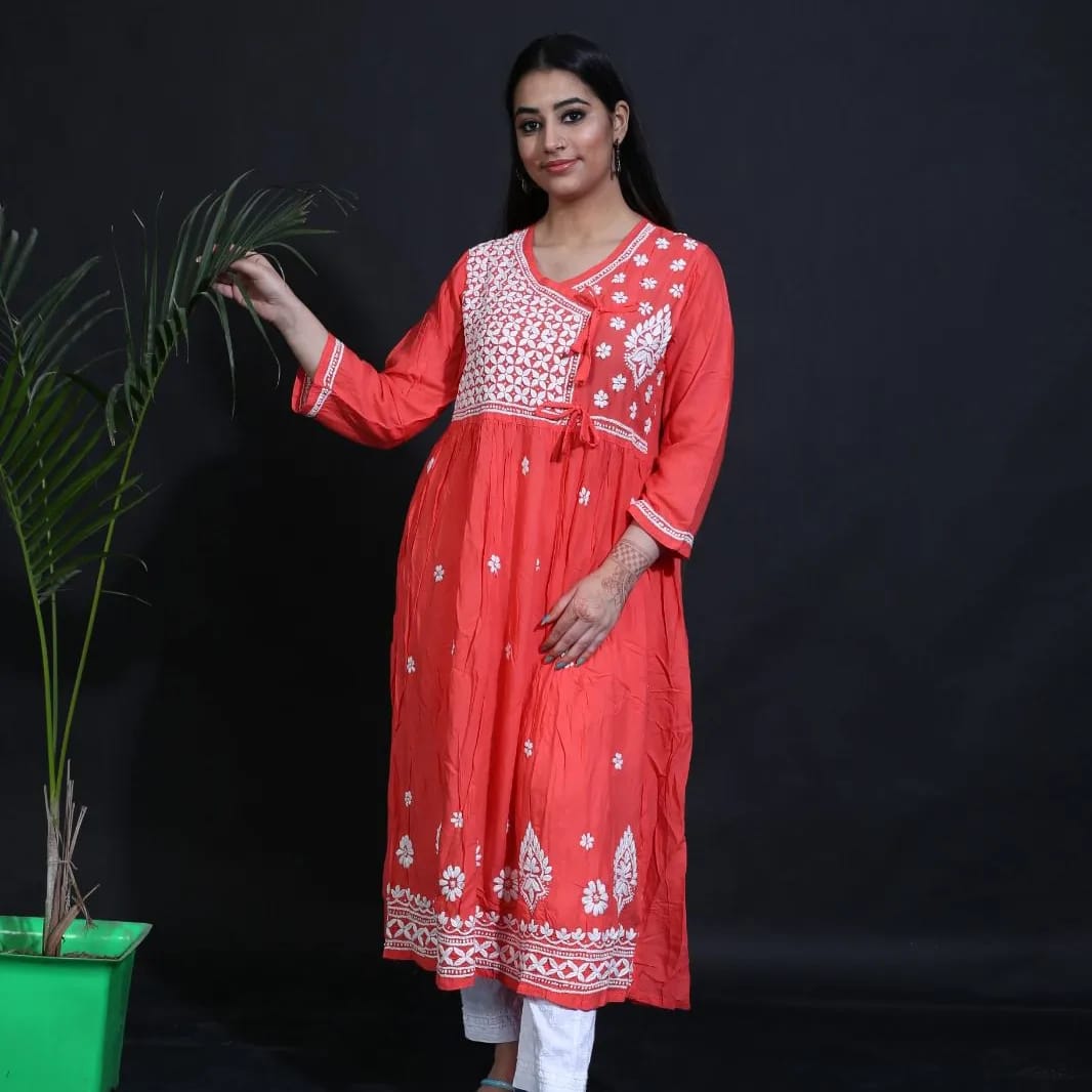 AwadhChikan's tweet photo. The last 2 days of the end of our special festive sale. Don't waste your time and shop our Chikan attire at our online store and get 25% Off. This Modal Anghrkha Style is intricate with chikankari work and a V-neck style and a 3/4 sleeves length. https://t.co/4MZoDeB8ur