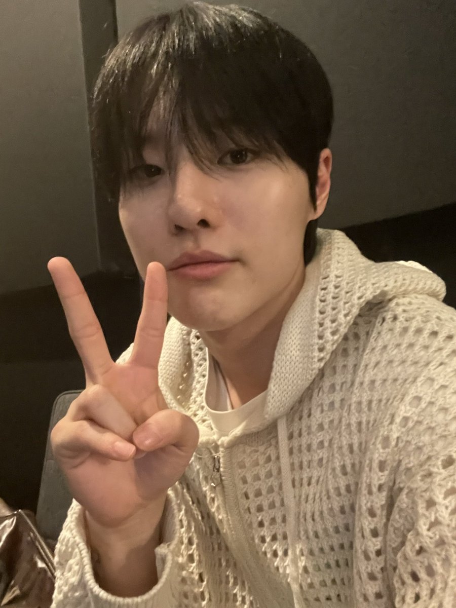 조우즈 tweet media