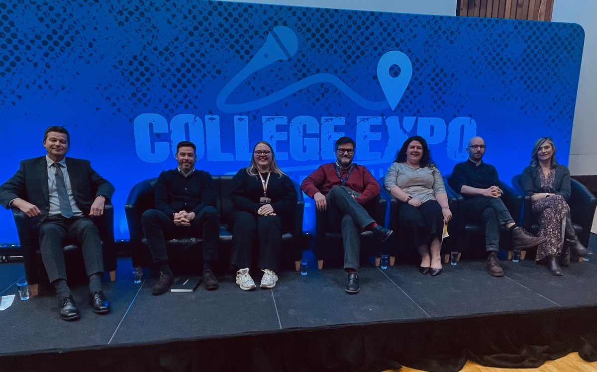 ColDevNet's tweet photo. Ready to go for the 1st #CollegeExpo23 Roadshow Panel - focusing on Student Experience 👭

🎙Panel Members incl: 

@jonvincent11 @Glasgow_Clyde 
@monks_amy 
@ClareNairn 
@PhilStorrier 
Anne Marie Sturrock
Al Wilson @edinburghcoll 
Christopher Maguire @mentalhealth 
Eilidh Forrest https://t.co/2W4qz3RuID