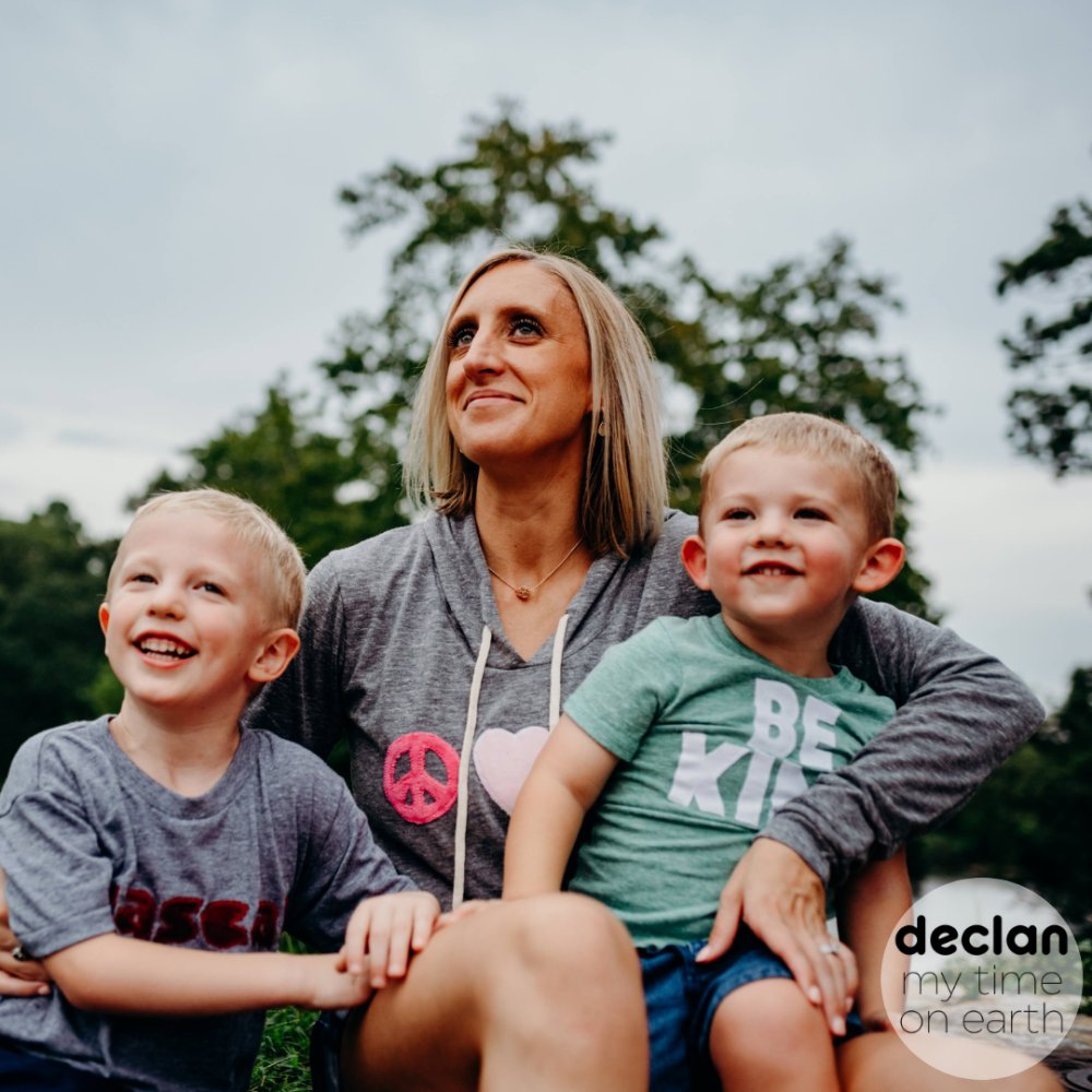Declanla's tweet photo. What better way to spend some quality time together, now that the weather isn’t too cold, than a day in the park in your #DeclanLA tees? 👕
Browse our collection of declan tees for the whole family @ https://t.co/tNnOeQNySV
#shirtsforacause #losangelesmoms #trendykids https://t.co/uwjv7Qmrw6