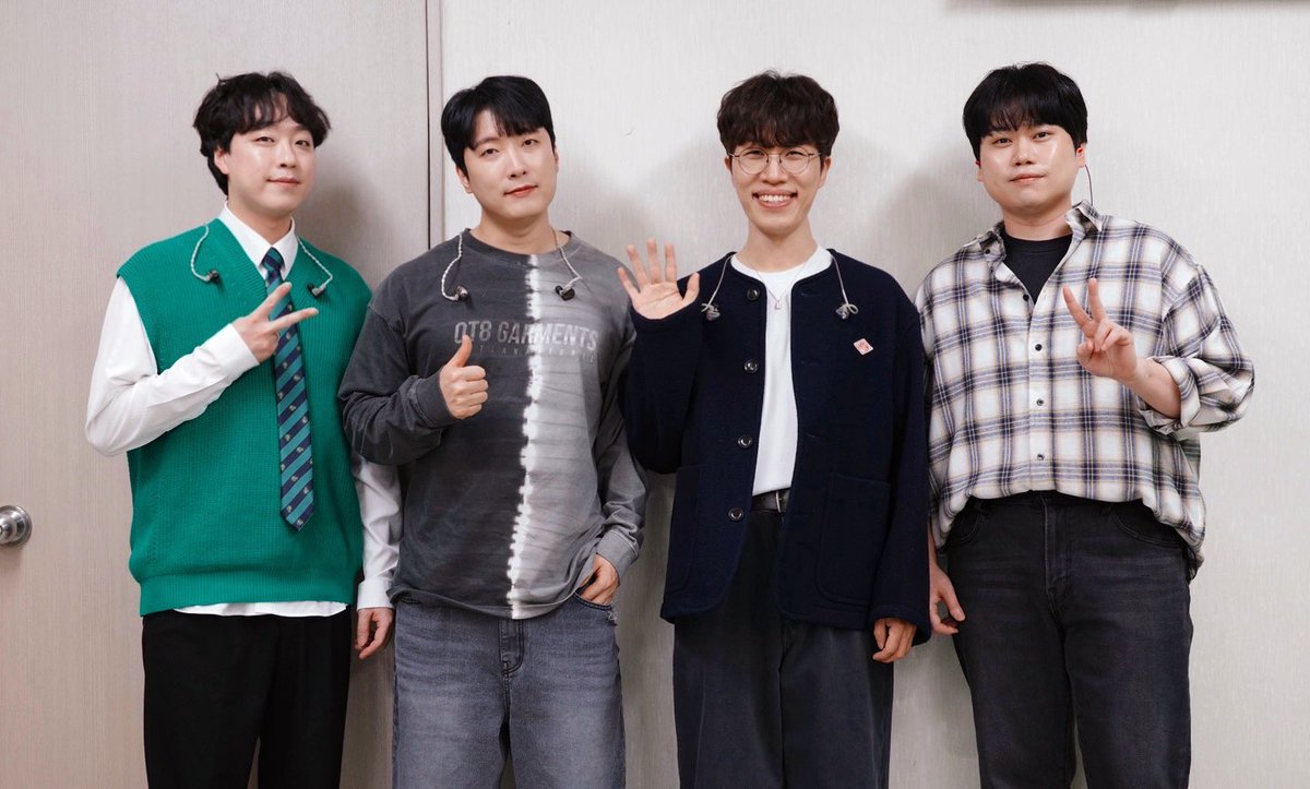 [📸] Spring Concert 소란 x 데이브레이크

봄바람과 함께 찾아온 선물 같은 공연
Spring Concert 소란 x 데이브레이크 💓

3월의 마지막 화요일 밤,
함께 해 주신 모든 분들께 감사드립니다🫶🏻

#소란 #SORAN
#고영배 #서면호 #편유일 #이태욱 
#스프링콘서트 #소란_데이브레이크