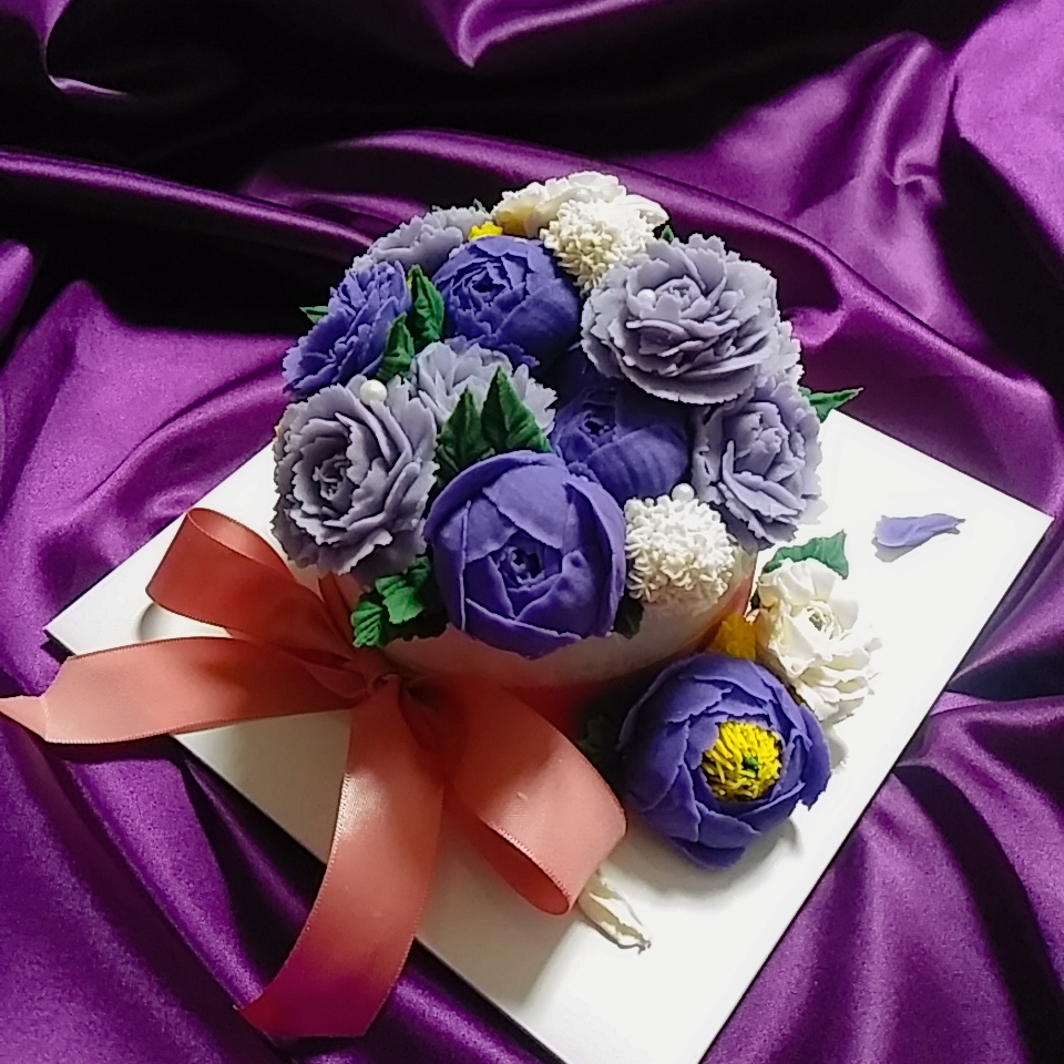 y0ur_Labyrinth's tweet photo. 💜 올해 오시 생일에 만들었던 미미화당 (@MIMI__garden_ ) 앙금케이크 원데이클래스 후기! 

우선 완성작 먼저 올려놓고 타래로 후기 이을 예정 ↓ https://t.co/qfAQFxPphp