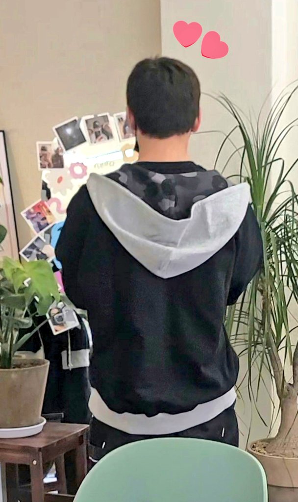 kayonom's tweet photo. ホウォンさんへ贈った
誕生日プレゼントです🎁
誕生日に着てくれる
心根の優しさに
驚くばかりでとても嬉しく
言葉になりません
#이호원 #호원 
#HOWON #HOYA
#HAPPYHOWONDAY

📷お写真お借りしました
ありがとうございます
https://t.co/WAis3lVwt4
https://t.co/o1k3fCN0cc
https://t.co/woIE3INFl5 https://t.co/UqHnnpnAbr