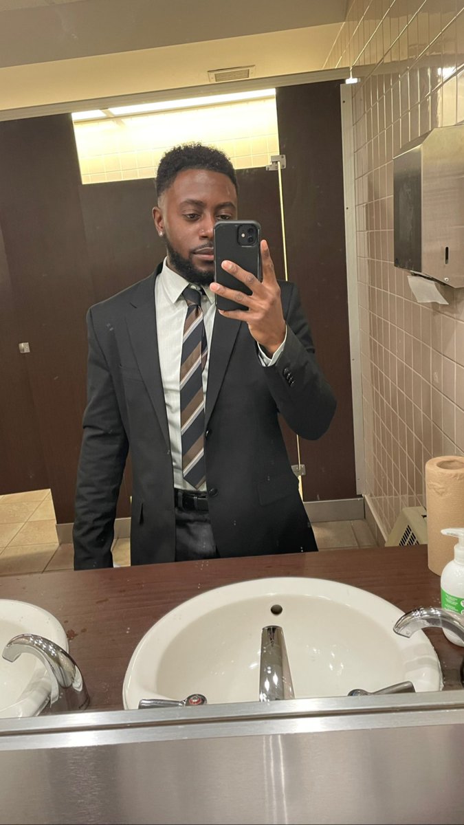 Some pretty cool news to share! Tomorrow I will be taking over CBC radio, Mainstreet Halifax from 5pm-6pm! I have a few legends and legends in-the-making stopping by to chat as well as I’m excited to share some music and spend time with you all by way of radio airwaves! 📡🌊🧡