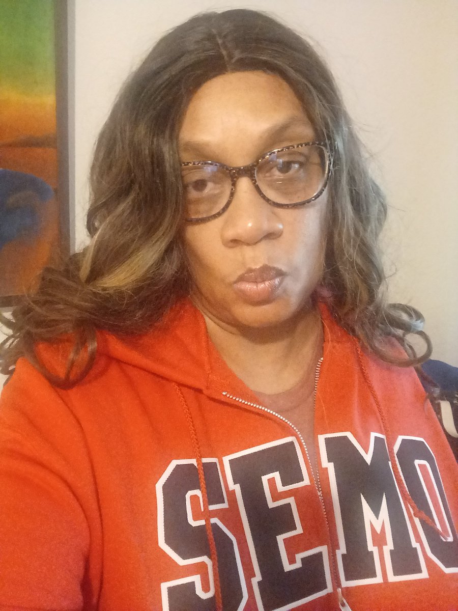 LAWashingtonMO's tweet photo. So over the senseless gun violence that continues to happen every single day that tears apart families, friends and communities we have to do better @LaWashingtonMo @MomsDemand we need more than thoughts and prayers 🙏🏾 💙 ❤️ 😢 💔 😔 https://t.co/2dUaZl2DwV