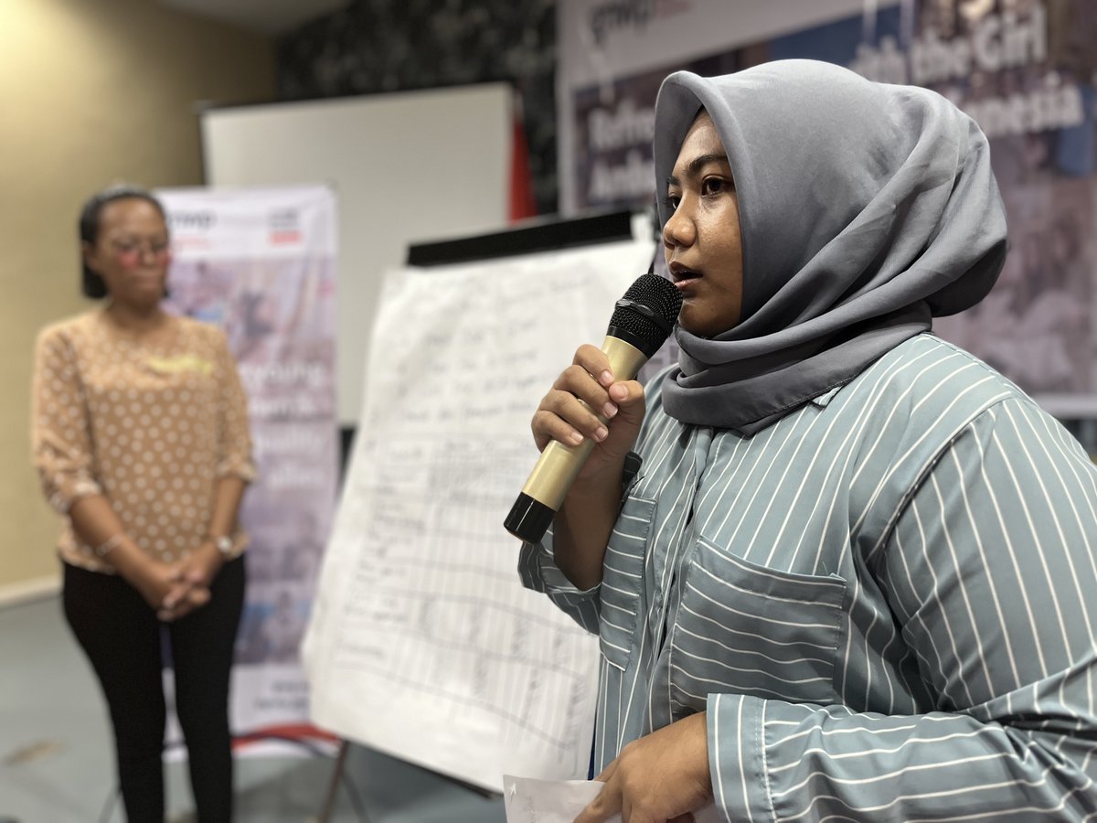 gnwp_gnwp's tweet photo. In Poso🇮🇩, young women 🚺 face discrimination + segregation🚫 over stereotypes about involvement in terrorism, threats to public security & lack of personal development skills🗣️
🟣#GA4P promote #YPS by ensuring women's involvement in peace & security🕊️ within their communities https://t.co/0foYeKmjJd