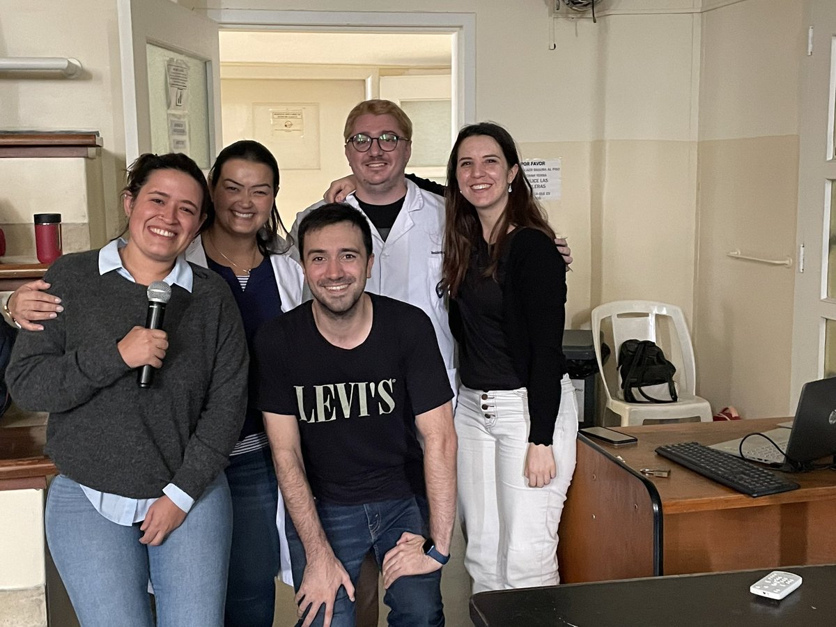 CatedraOncoHC's tweet photo. Último ateneo curricular de los posgrados de 4to de Oncología Clínica. Les deseamos lo mejor en esta nueva etapa y siempre tengan presente que la Catedra tiene las puertas abiertas para ustedes !!! Salud Valentina,Thays, Florencia, Nicolas y Esteban. https://t.co/Qm7xgd7Hz5