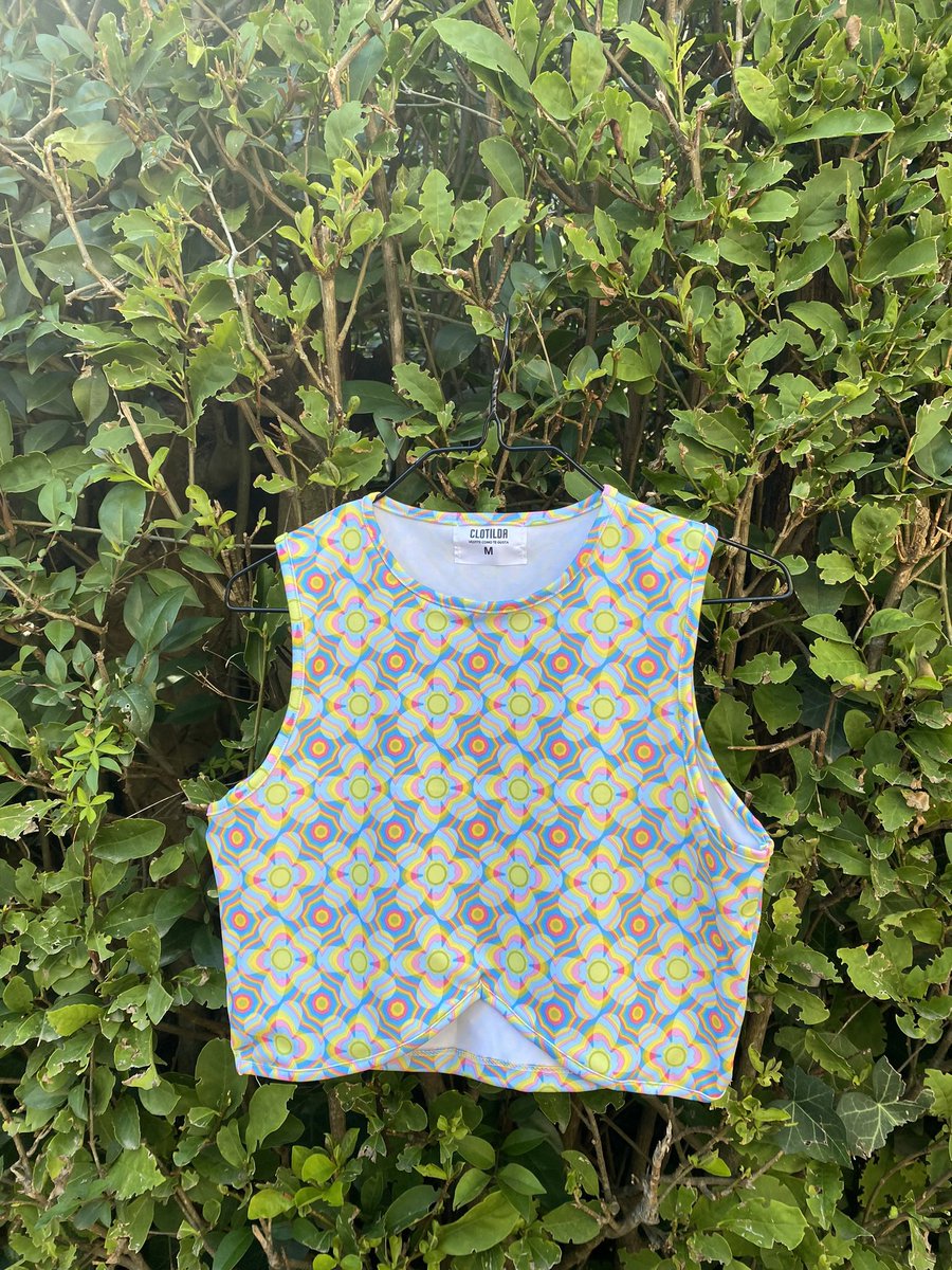 VickyEizmendi's tweet photo. En Clotilda estamos de SALE! Pueden encontrar un montón de prendas lindas a precios re accesibles 🫶🏼 y todo de buena calidad 🥹🥹 nos ayudan con un RT? @clotildauy en Instagram 🧡💜 https://t.co/Nw8Ao4kge5