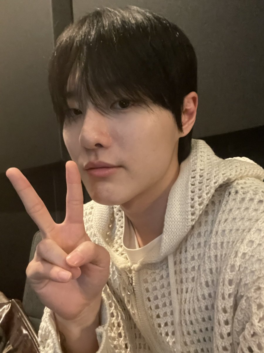 조우즈 tweet media