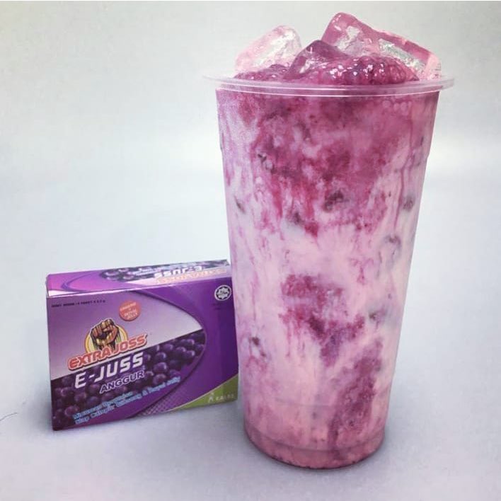 ej_malaysia's tweet photo. Ada lagi ke orang minum extrajoss grape ni lepas terawih. Kalau ada, happy kami 😍🫶🏻 https://t.co/0Y2Z9DpBUe