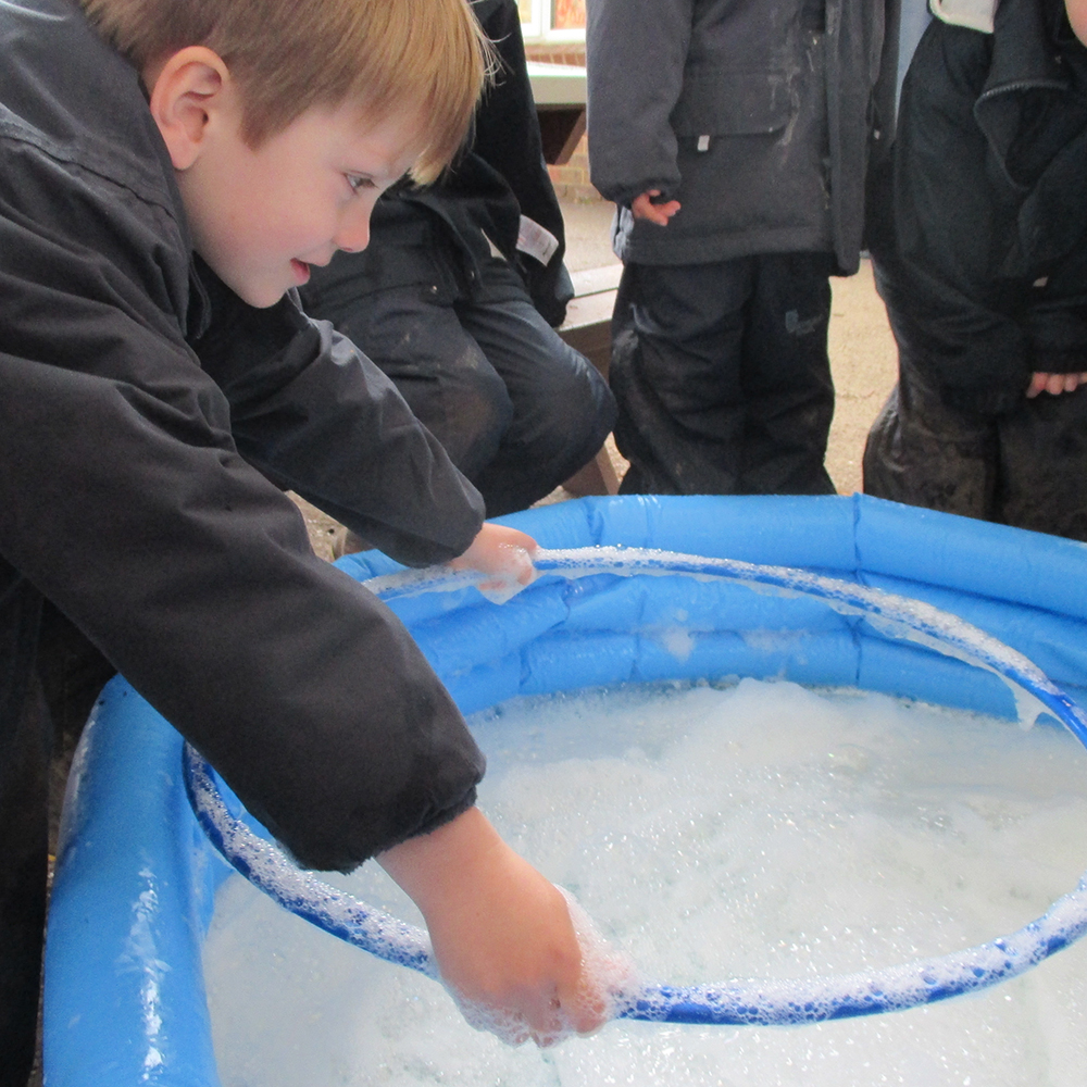 GayhurstSchool's tweet photo. Year 1 have been having loads of fun with bubbles during one of the STEAM activities today #WonderfulWater #funwithbubbles #ELDRIC @GayhurstHM https://t.co/zw7BkJ5MV3