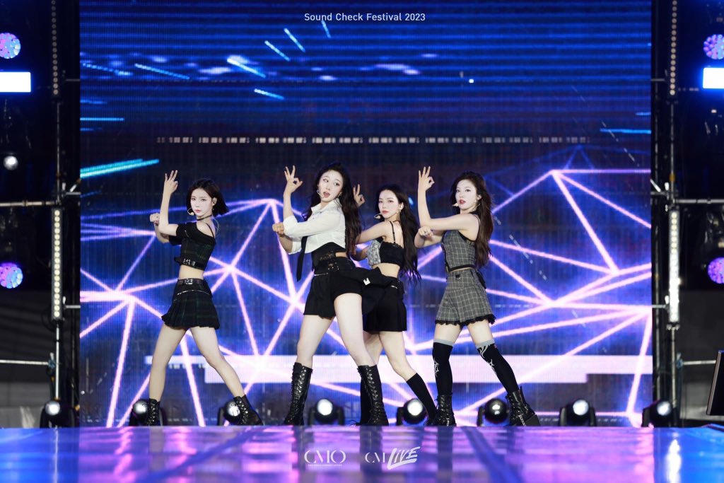 GISELLETHAILAND's tweet image. 230328 CM Live's FACEBOOK

รูปภาพของ aespa ระหว่างทำการแสดงที่งาน Sound Check Festival 2023 เมื่อวันที่ 25 มีนาคมที่ผ่านมาค่ะ 🖤

🖇️ m.facebook.com/story.php?stor…

#SoundCheck_TH
#GISELLE #지젤 #aespa #에스파