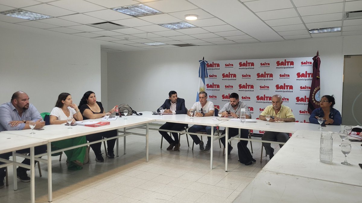 Funcionarios municipales coordinaron acciones conjuntas para Semana Santa 2023.
Se dispondrán trabajos conjuntos entre las distintas áreas de @GobCiudadSalta.
Tiene por objetivo brindar mayor seguridad y tranquilidad a las actividades que realicen tanto iglesias como grupos.