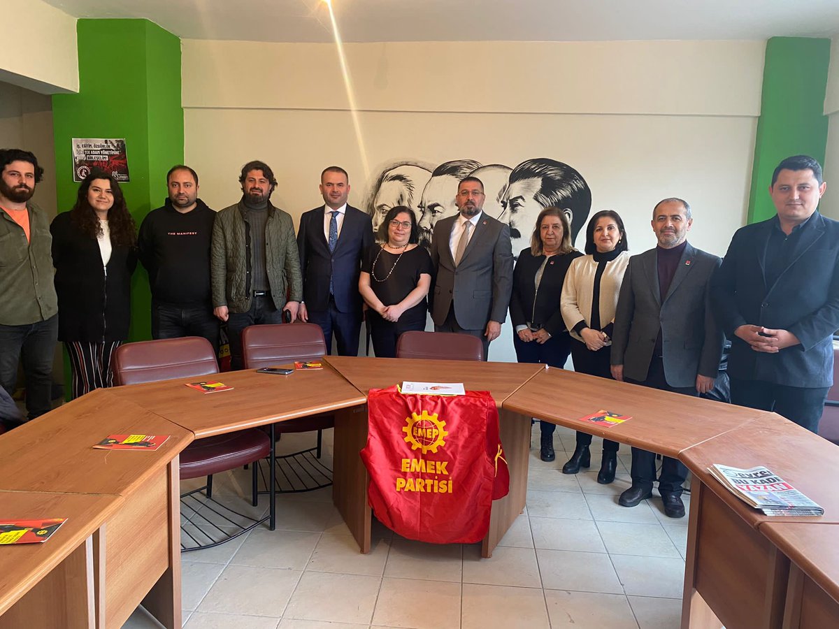 ErdalNas1's tweet image. EMEP!

Emek Partisi Avcılar İlçe Başkanlığını ziyaret ettik.

Seçim sürecine yönelik karşılıklı görüşlerimizi paylaştık.

Misafirperverlikleri için #Emep İlçe Başkanı Sn.Devrim Avcı’ya ve Yönetimine teşekkür ederim.

#BirlikteBaşaracağız

#CHPAvcılar