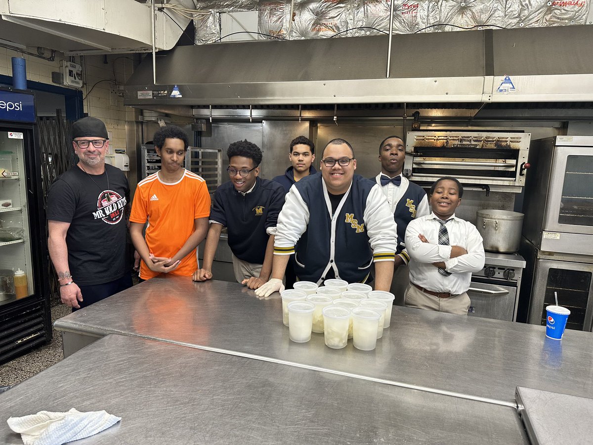 MountToday's tweet photo. COOKING CLUB: Cheesemaking Class with Ronald Paldino, Jr. from Mr. Kold Kuts Deli. #FutureChefs #AfterTheBell #JoinAClub #TheMountBx #AllBoys #Grades6through12 #MountMenCanCook https://t.co/lAUy8foTsN