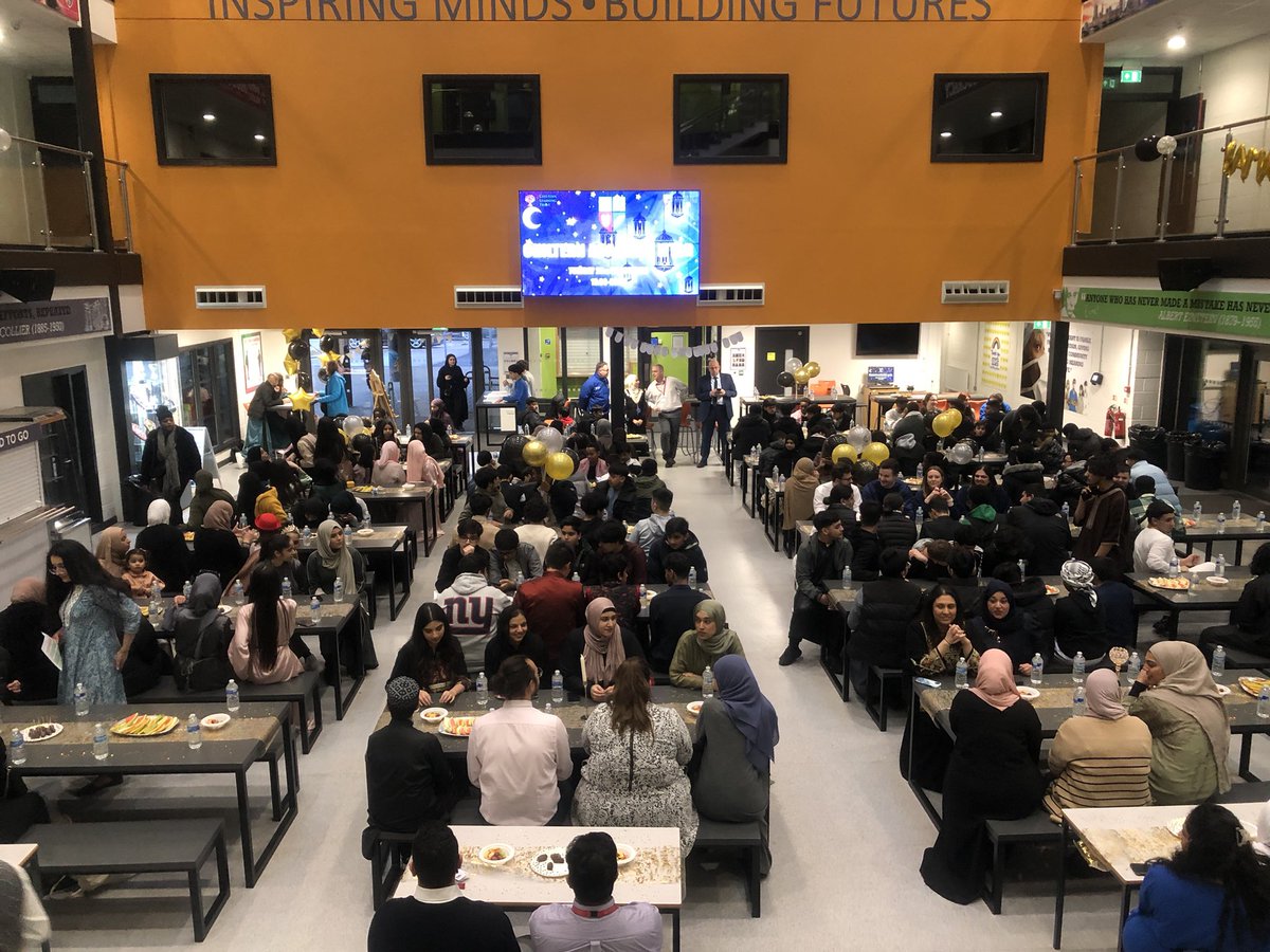 ChilternA's tweet photo. What an amazing Iftar, well done @AsmaBaig296 and the team for putting this wonderful event together. https://t.co/desQFaF7zM