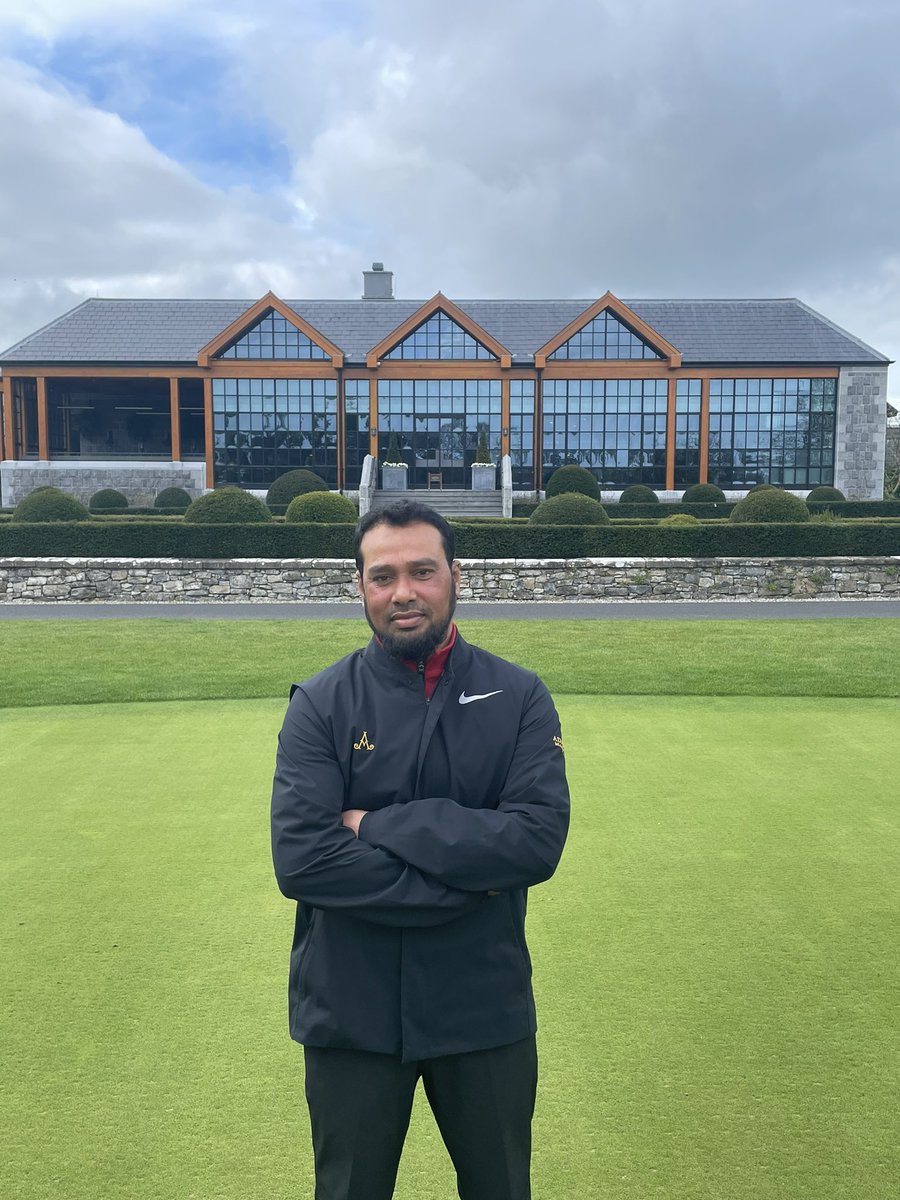 Today we celebrated Motaleb Hossain’s 20th anniversary of loyal and dedicated service to @AdareGC Motaleb or Mossy as he is known has seen and witnessed it all from the old Adare to its present incarnation. A perfectionist and meticulous in everything he does. Well done Motaleb