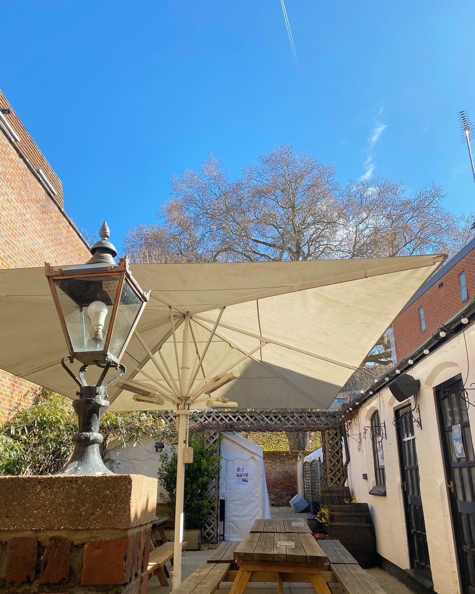 How glorious did the sun feel yesterday?! 

Come down to appreciate our secret beer garden in all weather, with our covered seating areas and heaters to keep you warm on the not-so-sunny days! 

Open 12pm-10pm on Mondays, and 12pm-11pm Tuesday-Saturday 🍻

#readingpubs
