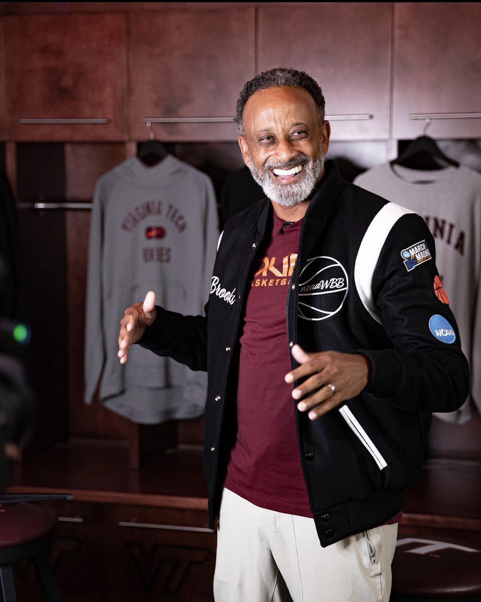 If we don’t SUPPORT our own, who will?

Head Coaches <a href="/dawnstaley/">dawnstaley</a> (<a href="/GamecockWBB/">South Carolina Women's Basketball</a>) and 
<a href="/CoachBrooksVT/">Kenny Brooks</a> (<a href="/HokiesWBB/">Virginia Tech Women's Basketball</a>) are the only Black Head Coaches still dancing.

Good luck to Dawn Staley &amp; Kenny Brooks. We hope to see you both playing in the National Championship game. 

#BCAWORLD