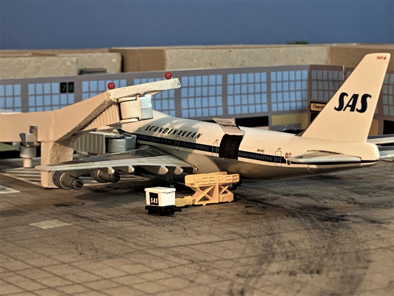 airwaysmagazine's tweet photo. Here's the story behind building and displaying a handcrafted diorama of New York JFK Airport as it looked in the 1970s in 1:400 scale.

https://t.co/Z0lL7C6fY0 https://t.co/C4fFpge0vH