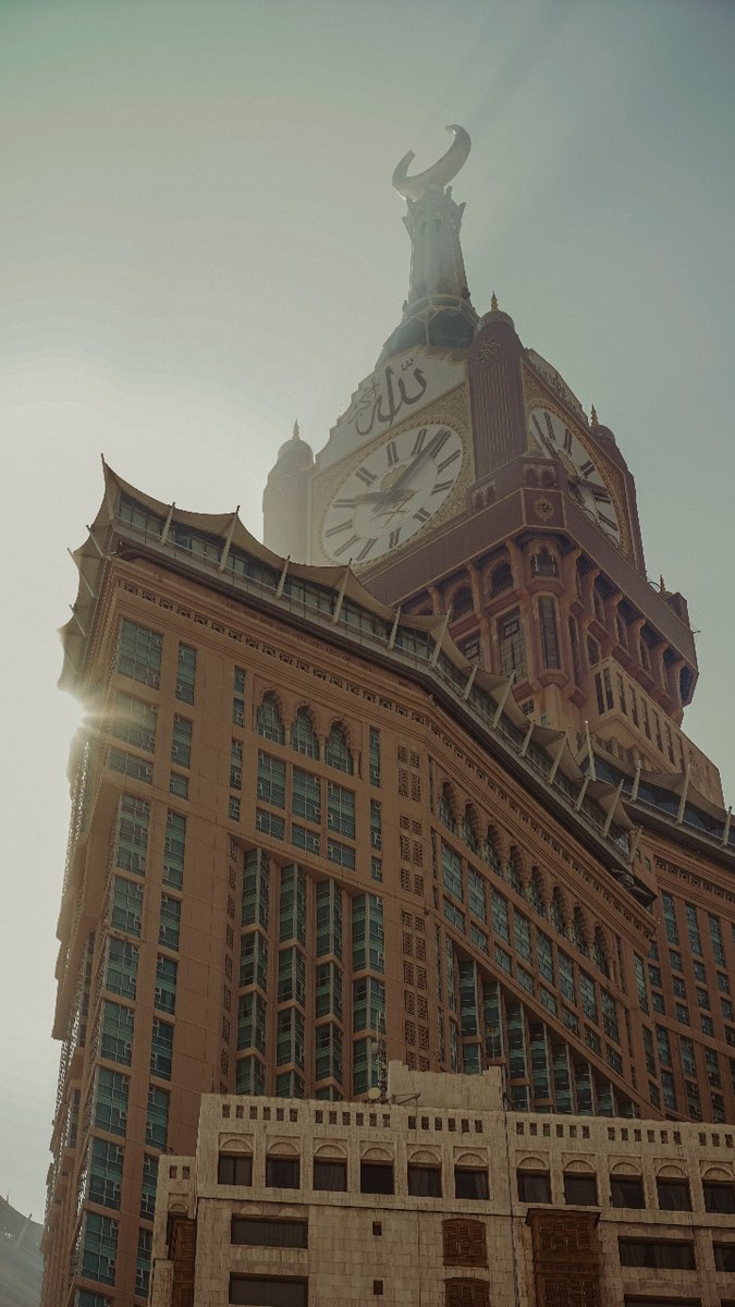 𝐀𝐛𝐫𝐚𝐣 𝐀𝐥-𝐁𝐚𝐢𝐭 𝐓𝐨𝐰𝐞𝐫

#AbrajAlBaitTower #Mecca #SaudiArabia #TravelSaudi #IslamicArchitecture #Skyscraper #TravelMiddleEast #MiddleEastTourism #MuslimTraveler #HalalTravel #LuxuryTravel #BucketListDestination #TravelGoals #TravelInspiration #TravelTheWorld