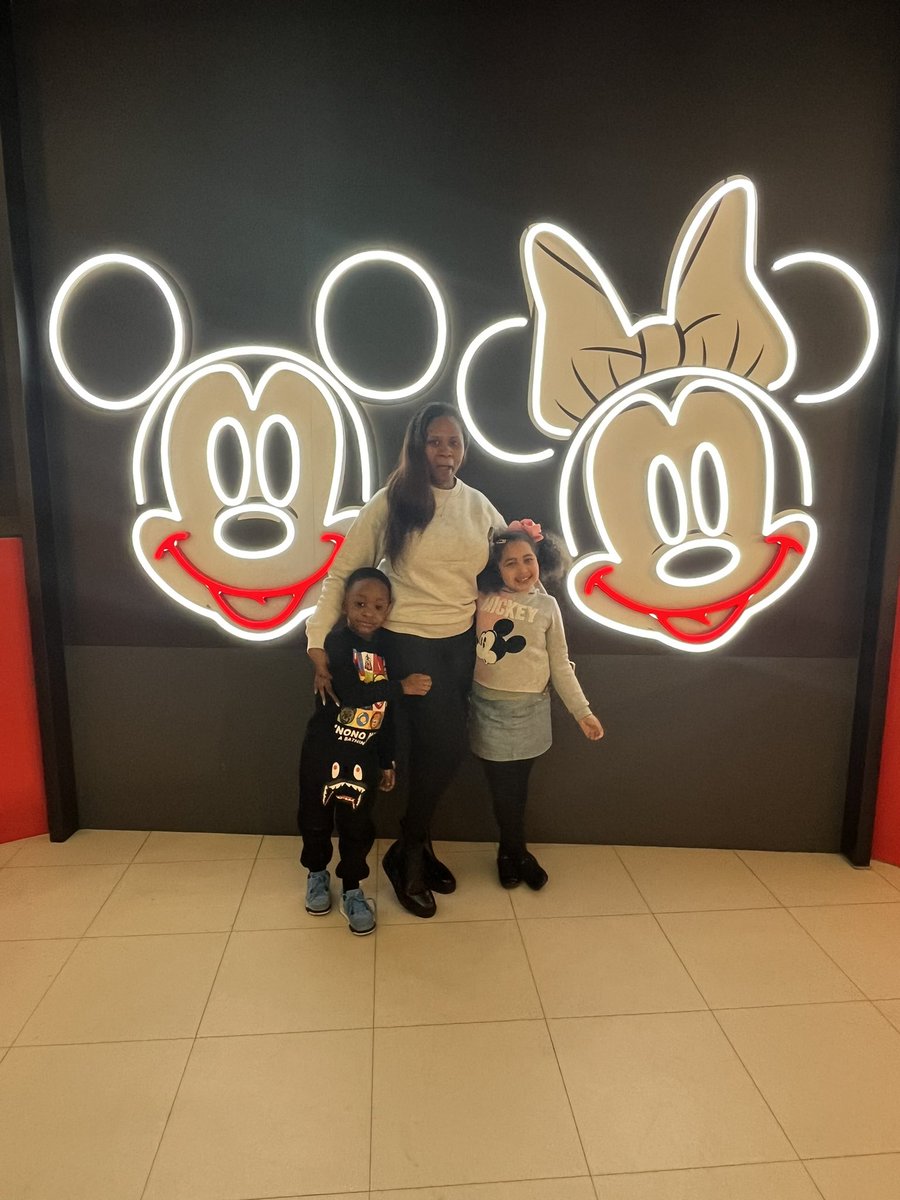 NicholaReeves27's tweet photo. @castlechurchps.    Shiylah met her aunty for the first time today, she came all way from America, she had such a fab time, and had her aunties voice out in the bear so she can hear her all the time https://t.co/iVp5DDmf0M