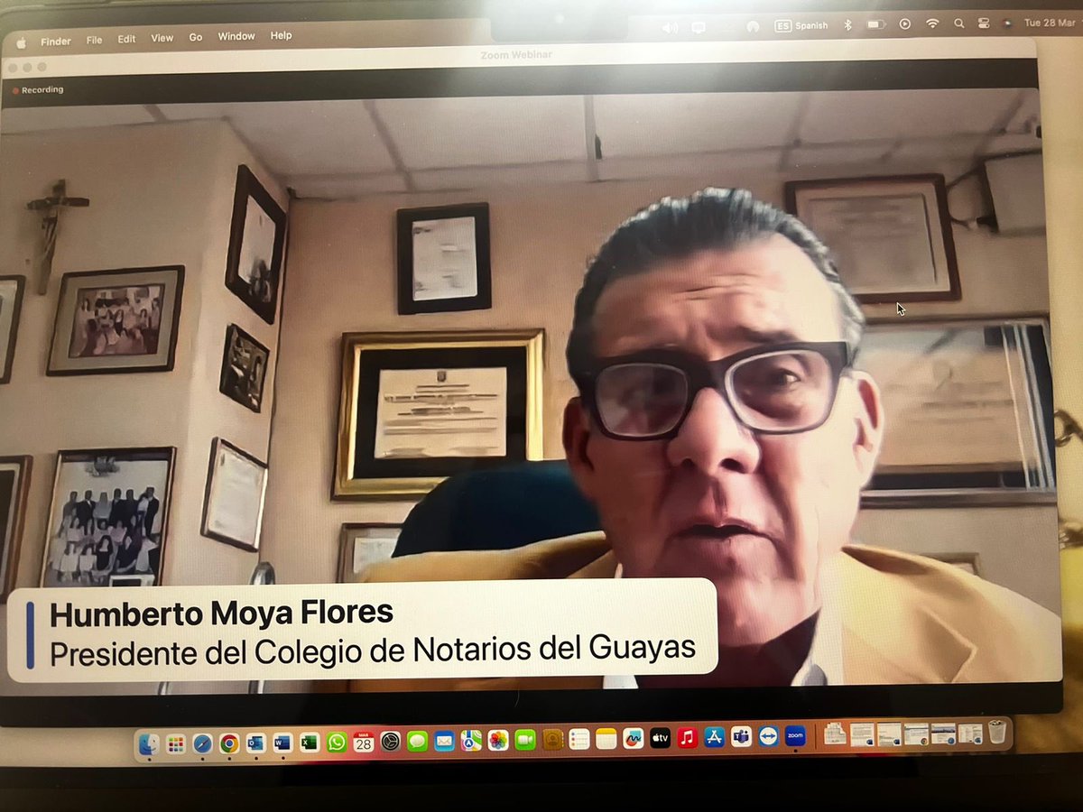 colnotguayas's tweet photo. Gracias al @elinstituto_io por la oportunidad de exponer junto con @cmoyaGYE en el importante seminario de derecho societario. https://t.co/OFhmyK85He