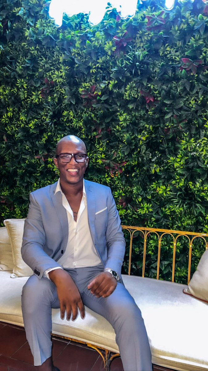 frobinsonpty's tweet image. A Panamá siguen llegando nuevos estilos de autos  y  @HyundaiPanama lanzó el #Ionic5 donde todos los presentes disfrutaran de la experiencia que trae este automóvil. Me subí para probar si las personas altas vamos cómodas y no pude hacer mis test bien, porque había gente en fila.