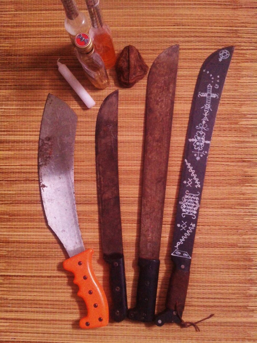 witchdoctor_utu's tweet photo. Still crank starting this page whilst talking to myself! From my class at WitchCon Online, which was all about the machete as a magical tool for everyone.
#witchdoctorutu #witchcon https://t.co/0imFcwnCsP