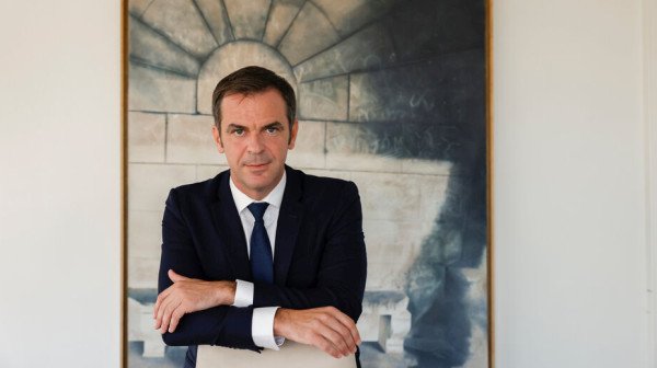 VilainCat's tweet photo. Olivier Véran : "Quand on sait tout ce qu'on a fait pour eux depuis 5 ans, les Français sont vraiment ingrats." https://t.co/9vdWyDTJOy