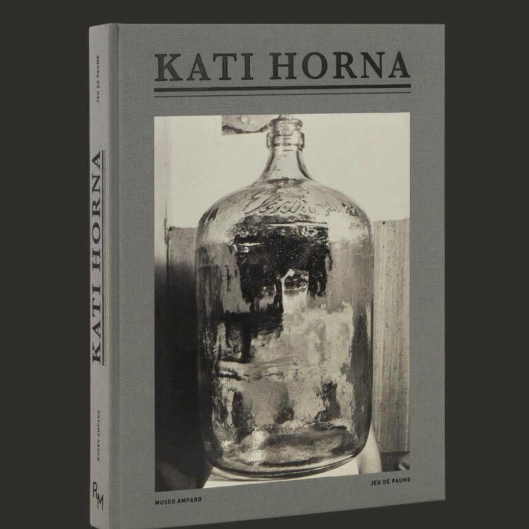 Más allá de la mirada conformista

El libro, sigue los pasos de Kati Horna desde Budapest hasta París, España y México, y refleja su personalidad cosmopolita y de vanguardia.

@MuseoAmparo @jeudepaume 
#katihorna #photography #art #lahoraazullibreria