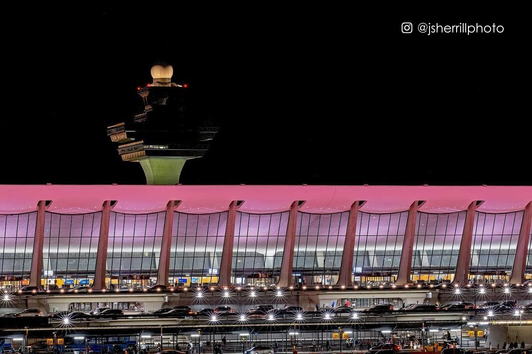 Can't stop, won't stop with the pink lights photos 😍🌸