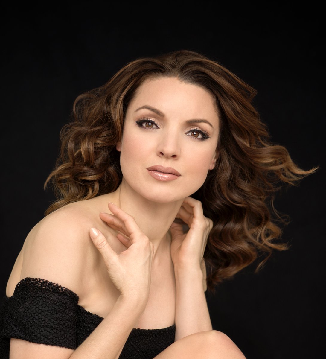 encompassarts's tweet photo. Please warmly welcome #SarahJoyMiller to the roster at #EncompassArts https://t.co/2WAzqnGkdp