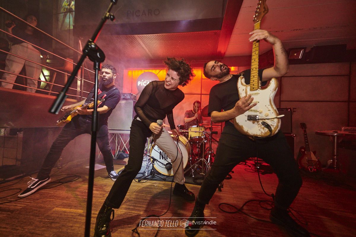 revistaindie's tweet photo. #CronicaConcierto @theniftys Rock and roll en estado puro en  @SalaPicaro https://t.co/t31vKNxNpM #NosGustaLaMusica ✏️📸 @fehrtello 📸 Alex Coubert https://t.co/nIyAlJHuzJ
