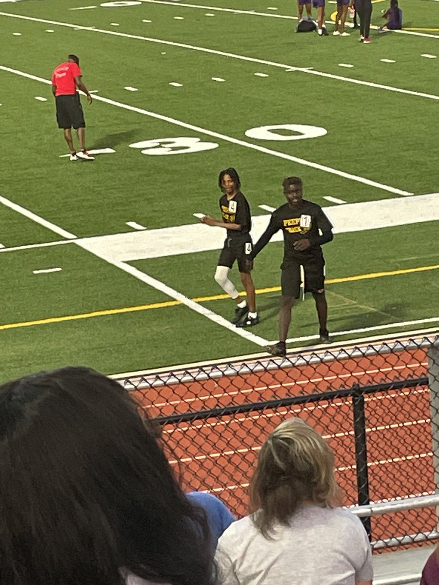 humblech1ld_'s tweet photo. Track🏃🏾 https://t.co/v7bP1cZd6A
