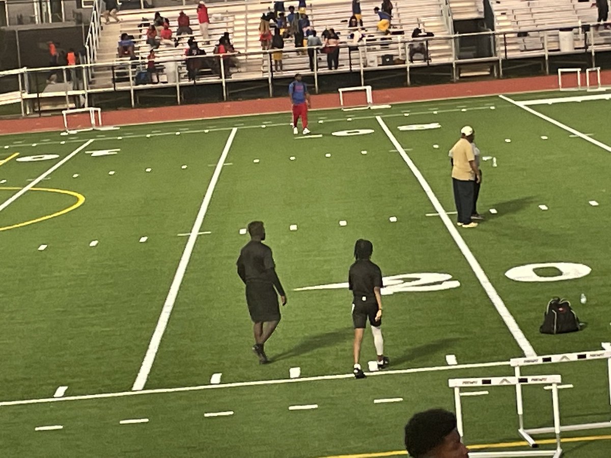 humblech1ld_'s tweet photo. Track🏃🏾 https://t.co/v7bP1cZd6A